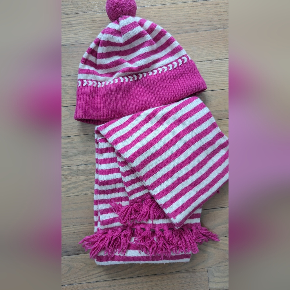 Vineyard vines kids hat and scarf